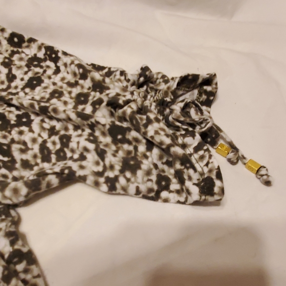 Michael Kors Blouse. Large - Picture 3 of 5